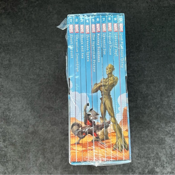 NEW Marvel Ultimate Hero Treasury Book Set - Picture 2 of 6